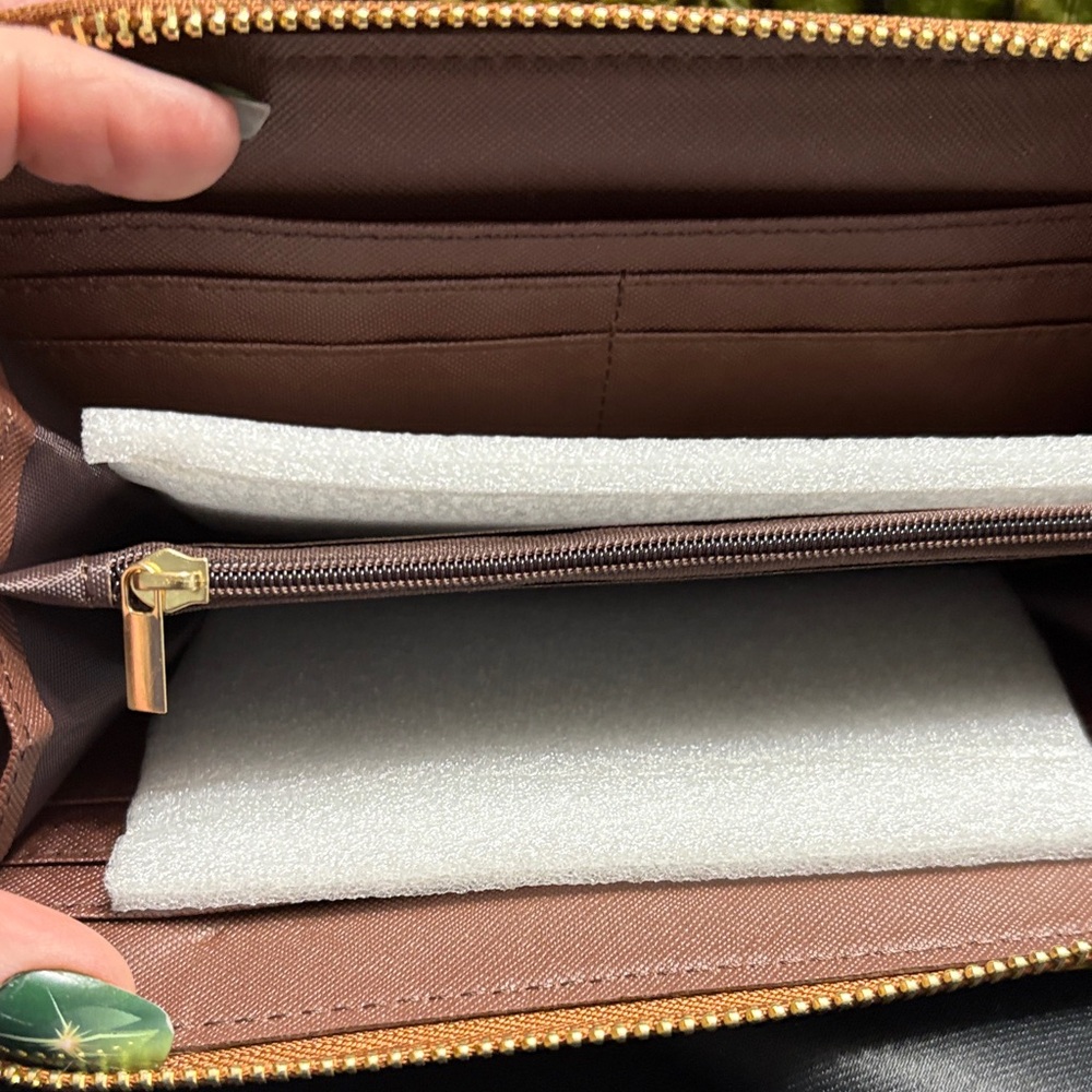 Classic Fashion Vegan Embossed Bag and Wallet Set - Green and Brown - Picture 2 of 6